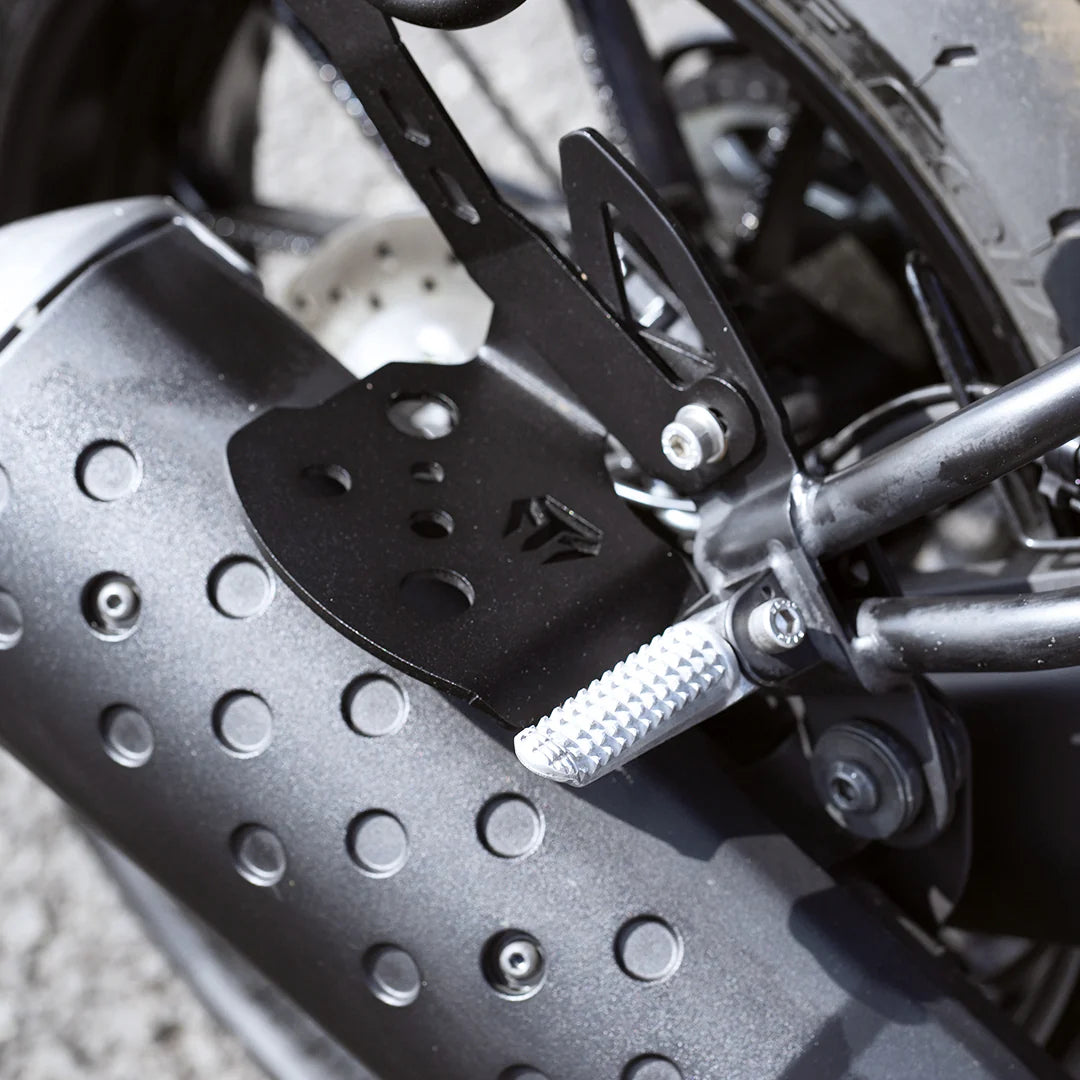 MOTO TORQUE PILLON FOOTREST SET FOR YAMAHA XSR 155