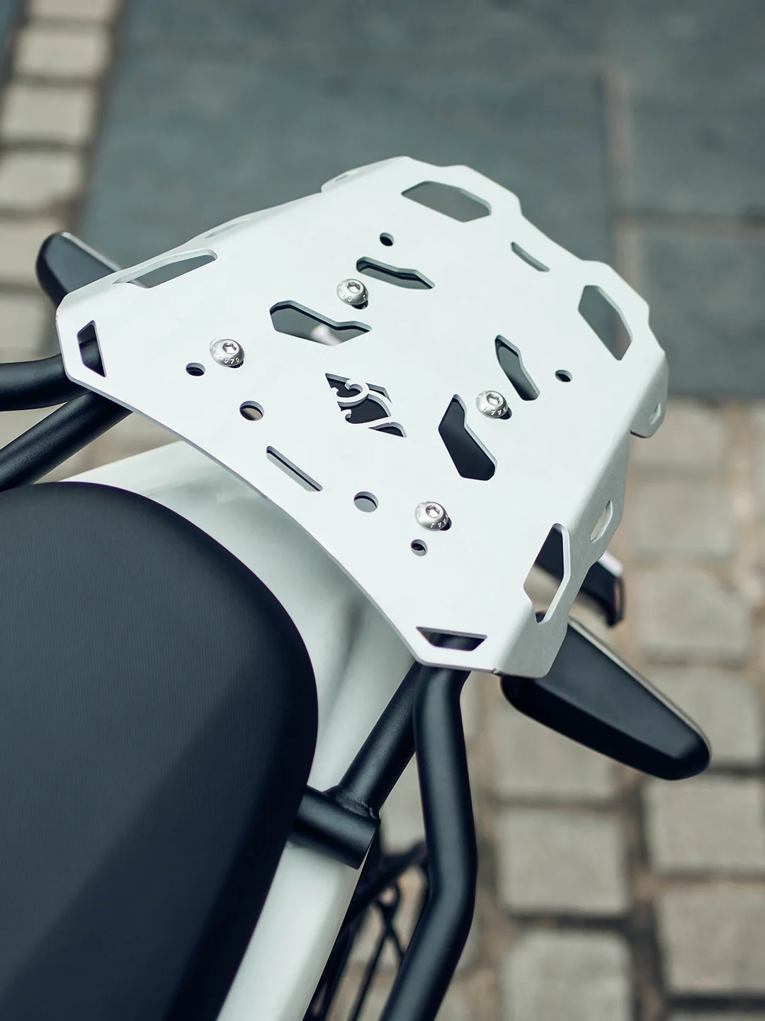 Legundary Gopher Luggage Carrier With Aluminium Plate For Royal Enfield Guerrilla 450