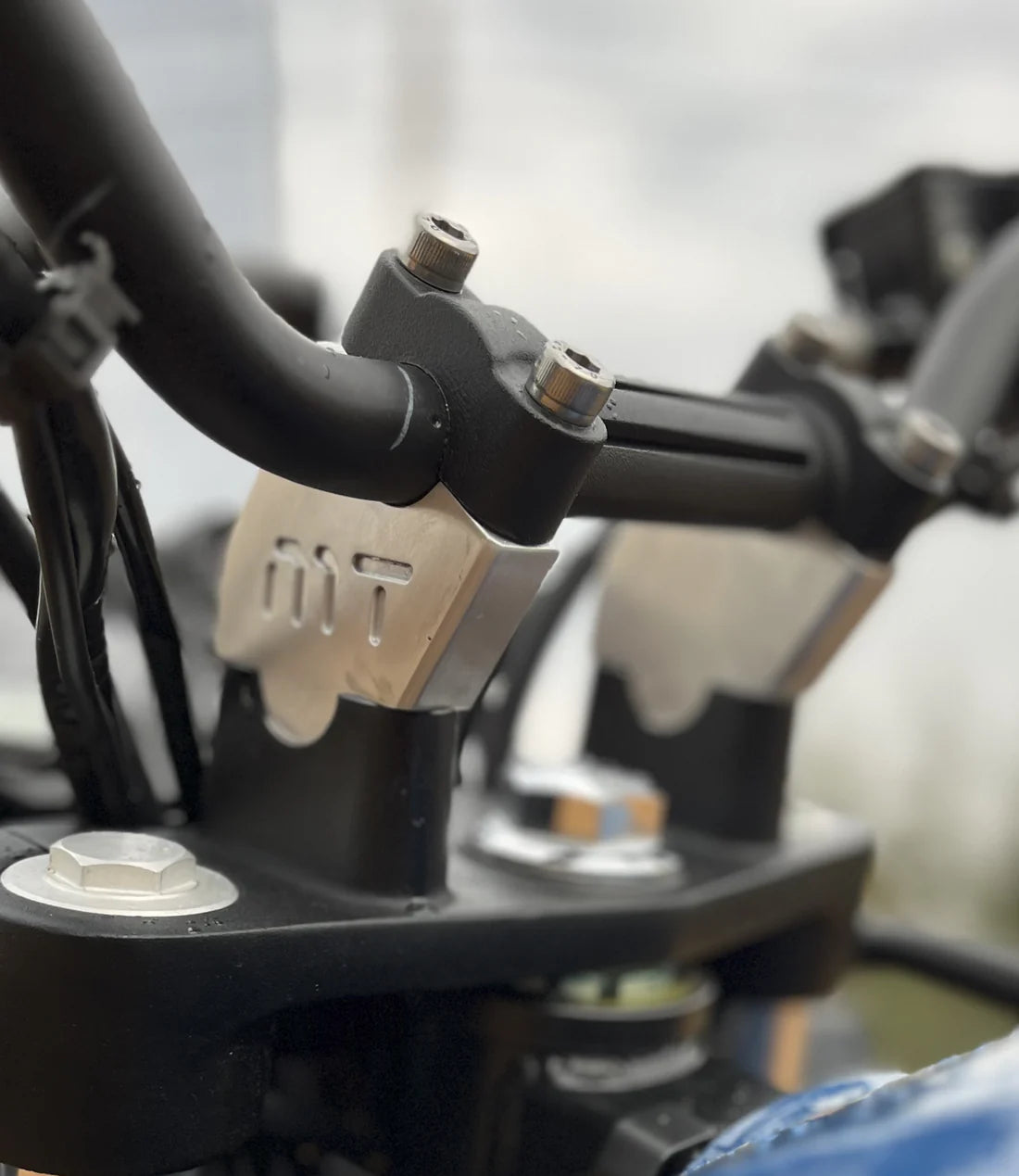 MOTO TORQUE HANDLEBAR RISERS FOR HIMALAYAN 411