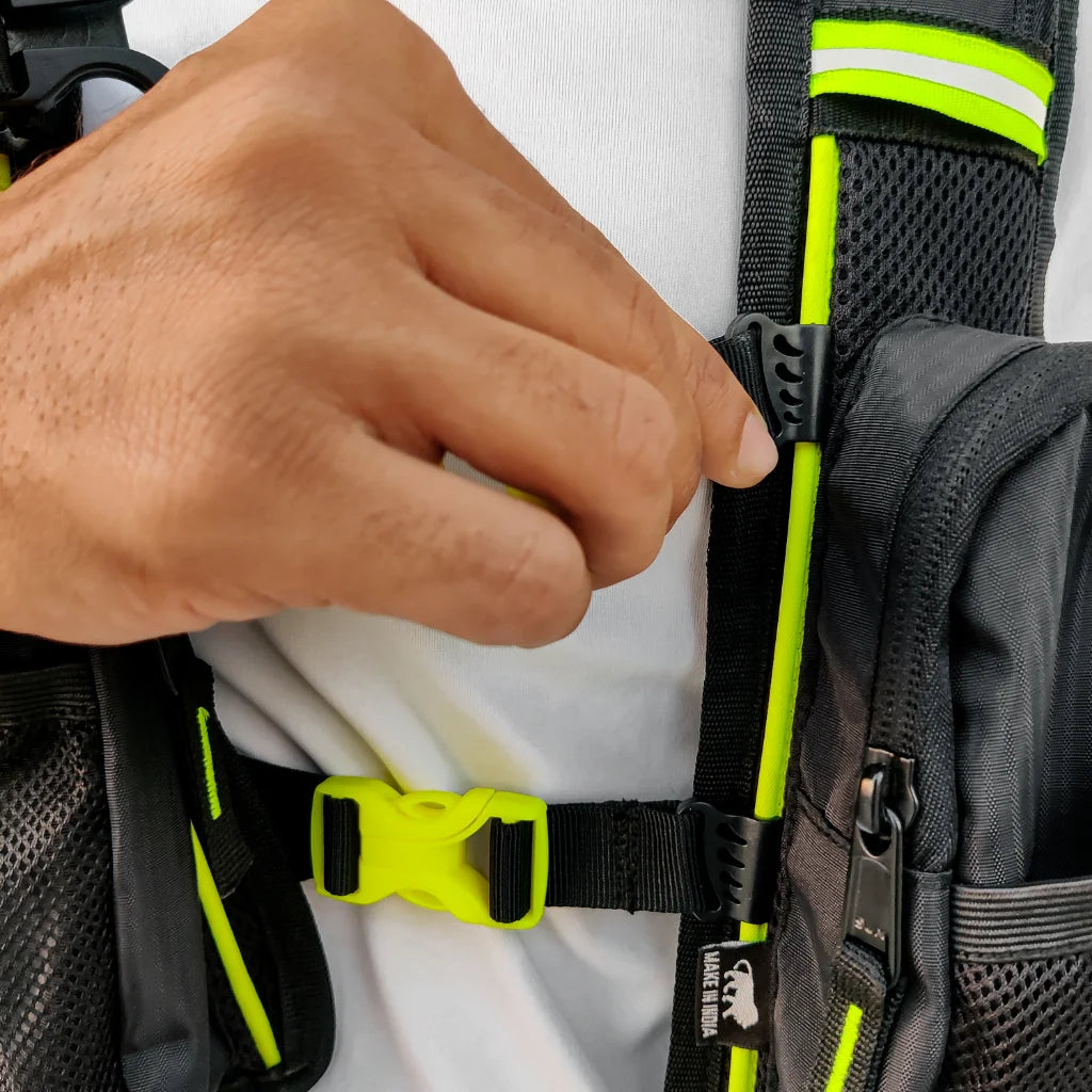 Raida Hydration Bag with 2L BPA-Free Bladder No Movement While Riding Ultra-Lightweight Multi-Compartment Hi-Viz