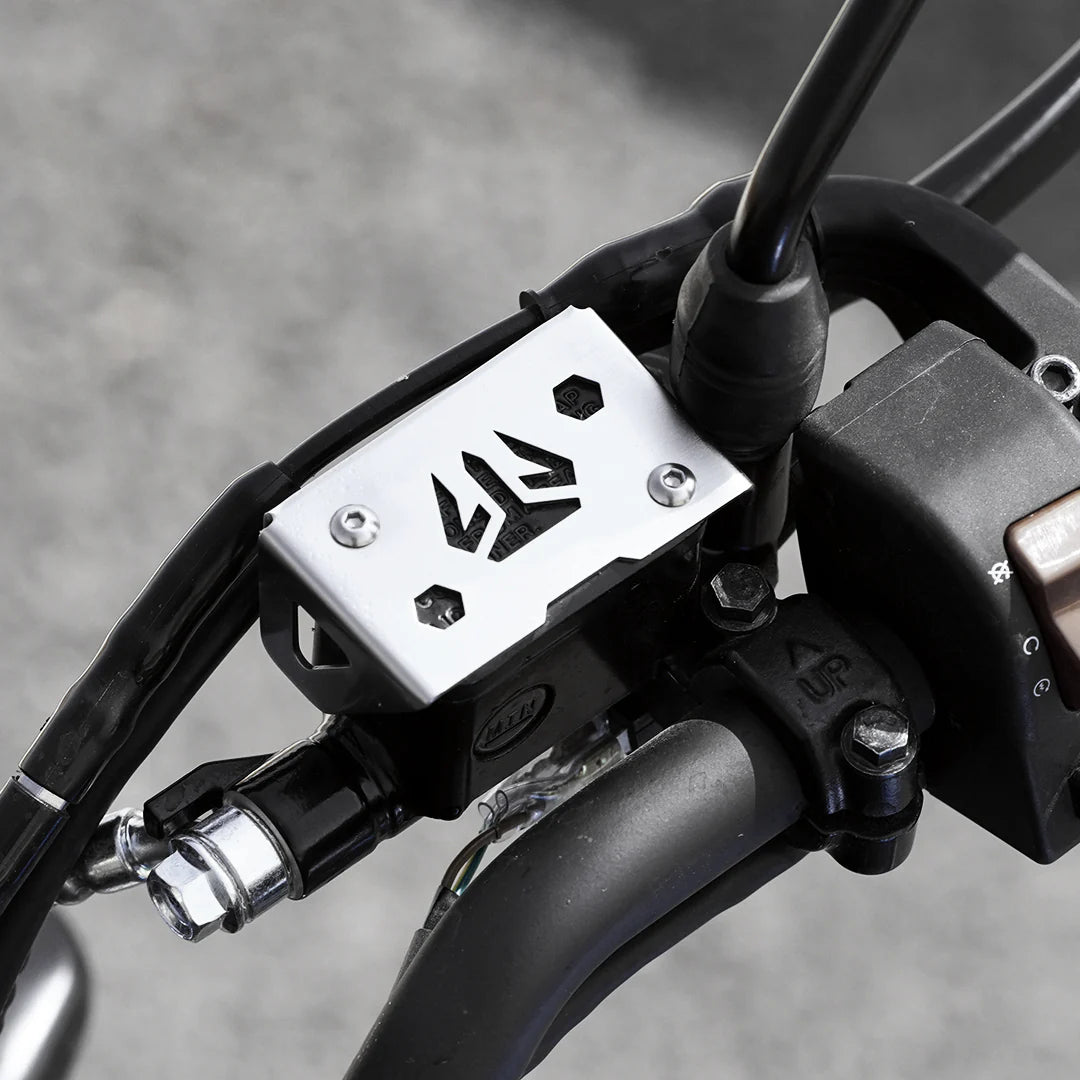 MOTO TORQUE FRONT MASTER CYLINDER GUARD (SS) FOR YAMAHA XSR 155