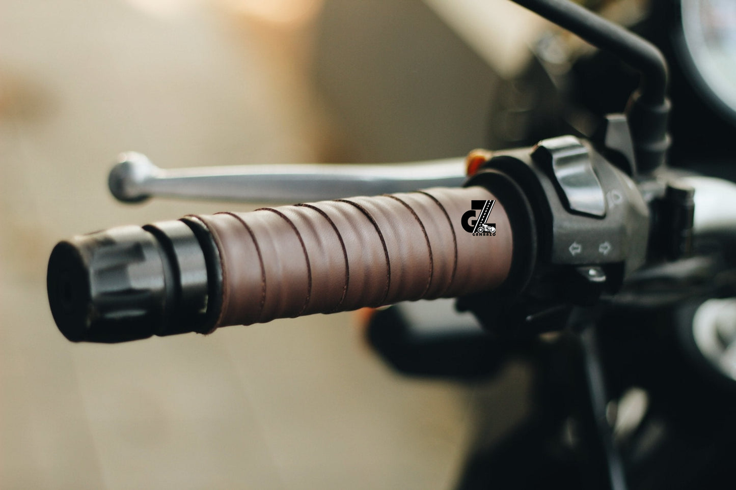 Genuine Leather Black Tank PAD Combo HANDGRIP Straps Dark Brown Genuine Leather Compatible with Triumph Speed & Scrambler 400