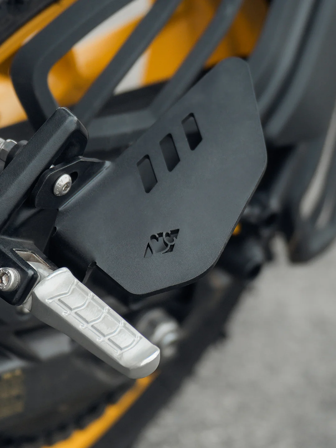 Legundary Bolter Foot Rest For TVS Apache RTR 310