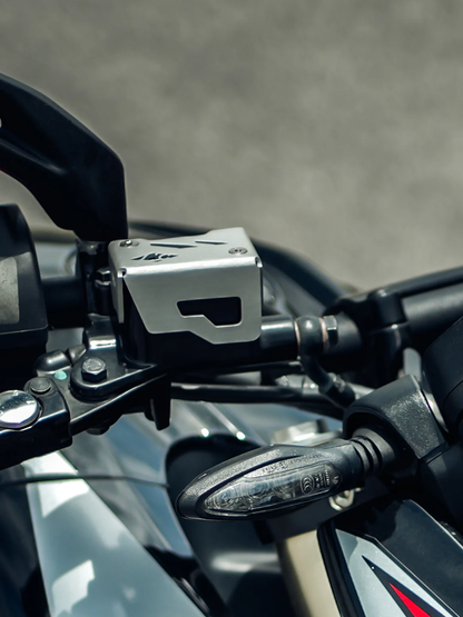Legundary Tricorn Front Oil Cap For Bajaj Pulsar NS400Z