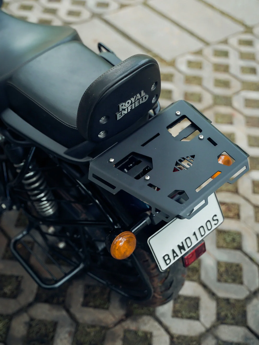 Legundary Huckitta Carrier Plate For Royal Enfield Meteor 350