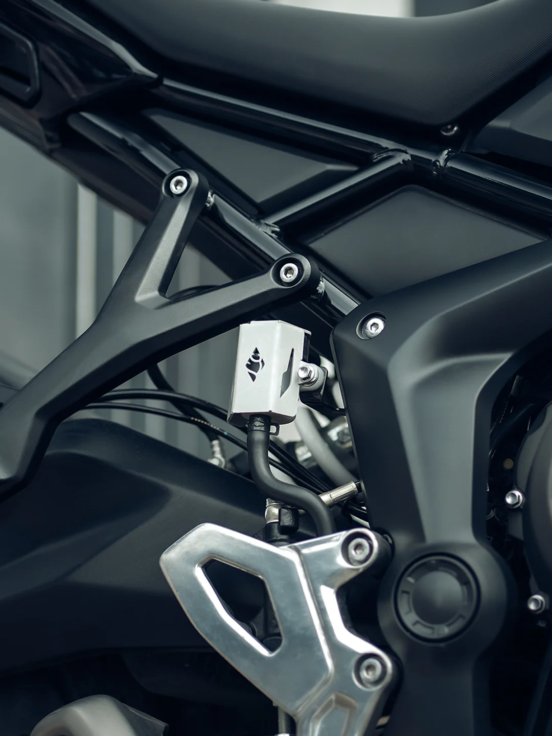 Legundary Casque Rear Oil Cap For Triumph Tiger 660