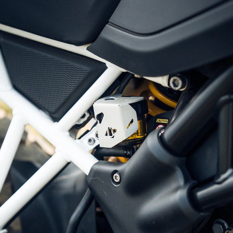 Legundary Casque Rear Oil Cap For Apache RTX 300