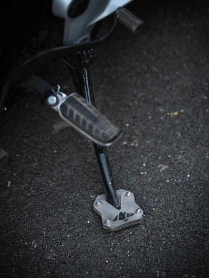 Legundary Hness Brogue Side Stand Base