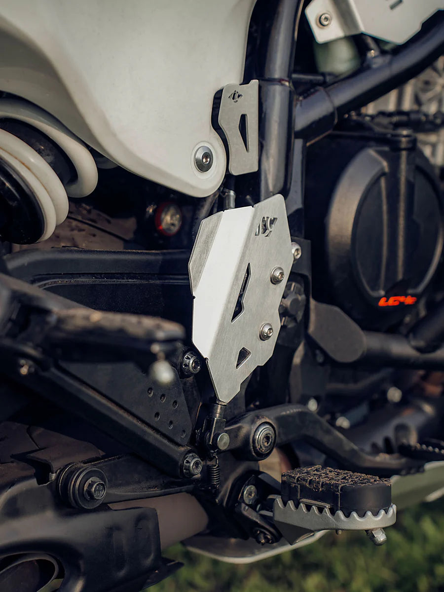 Legundary Titan Master Cylinder Guard Silver For KTM ADVANTURE 390 2025 Model